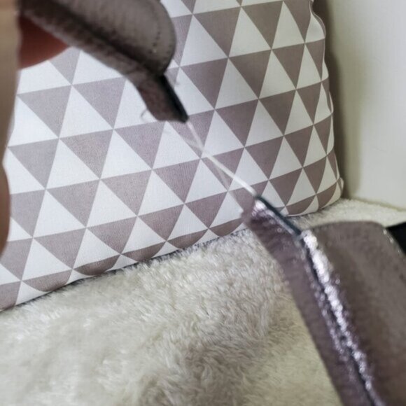 NWT Kenneth Cole Genuine Leather Brushed Metallic Chelsea Boots 8 - Picture 6 of 6